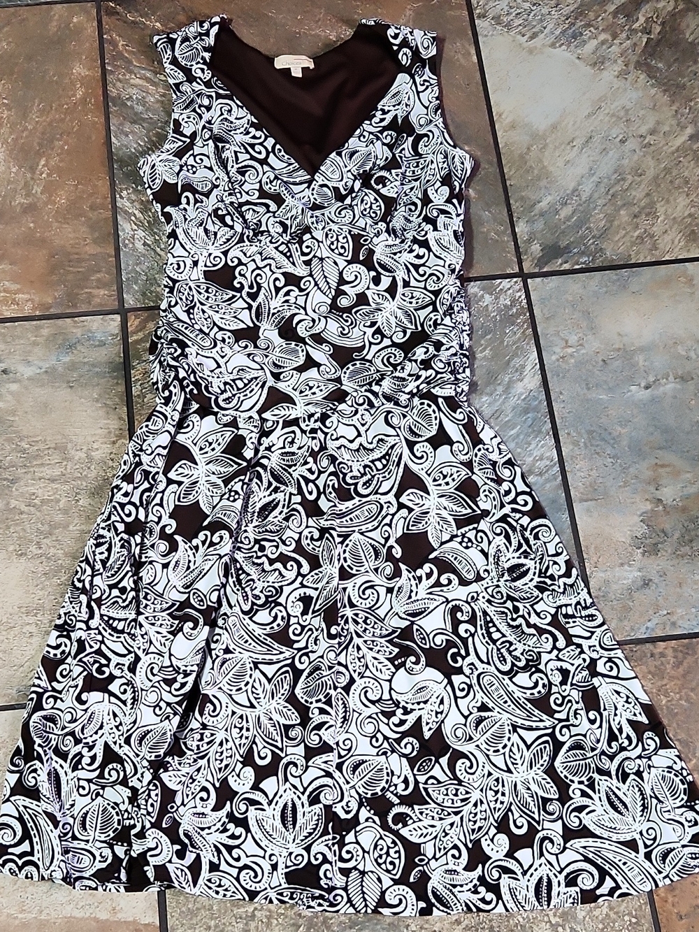 Choices Black and White Paisley V-Neck Midi Dress